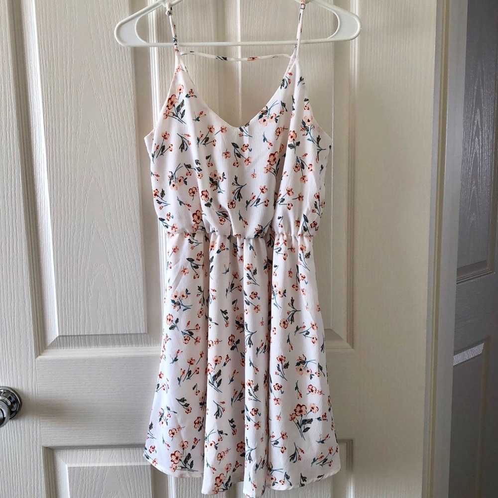 ❌SOLD❌ LUSH | White Floral Dress